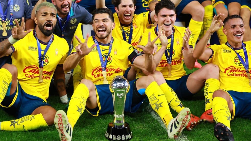 América hace oficial la llegada de Carlos Álvarez