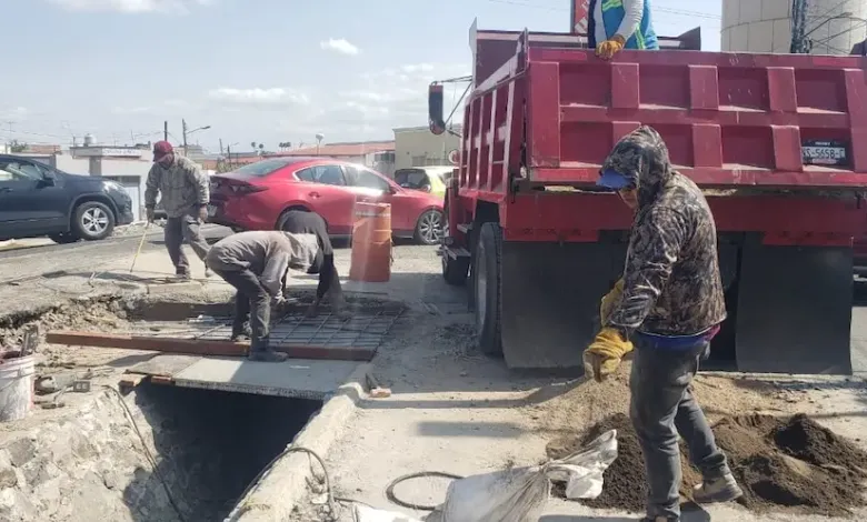 Refuerzan limpieza de drenes en San Juan del Río este 2026