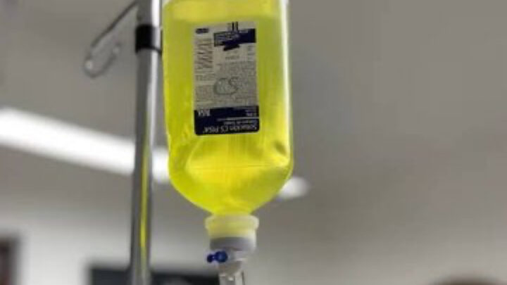 Crece número de afectados por sueros vitaminados en Sonora; la mayoría presentó falla multiorgánica
