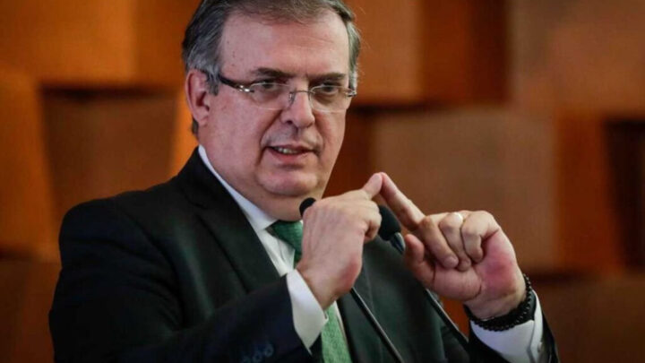 Sheinbaum descarta salida de Ebrard de Economía, pese a investigación por alojar a su hijo en la embajada de Londres