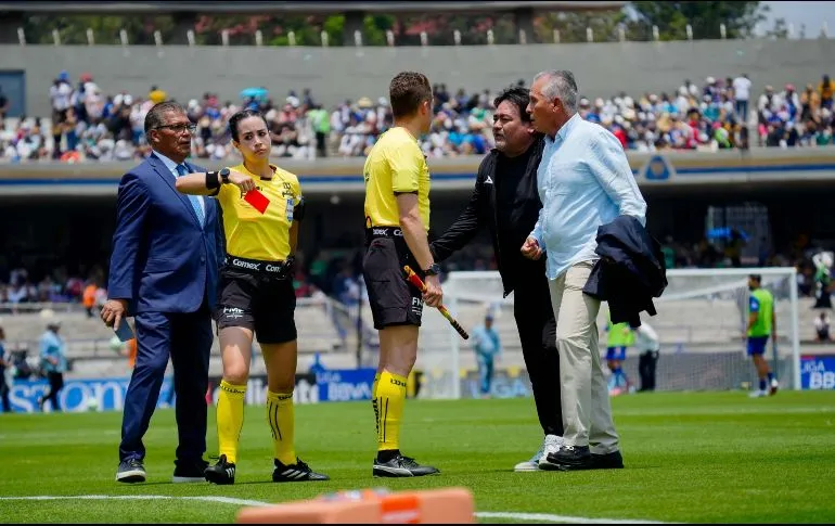 Castigan a  Sergio Bueno tras ofender a la árbitra Katia Itzel García