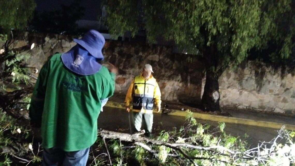 Gobierno Municipal de San Juan del Río atiende reportes derivados de la lluvia de este martes
