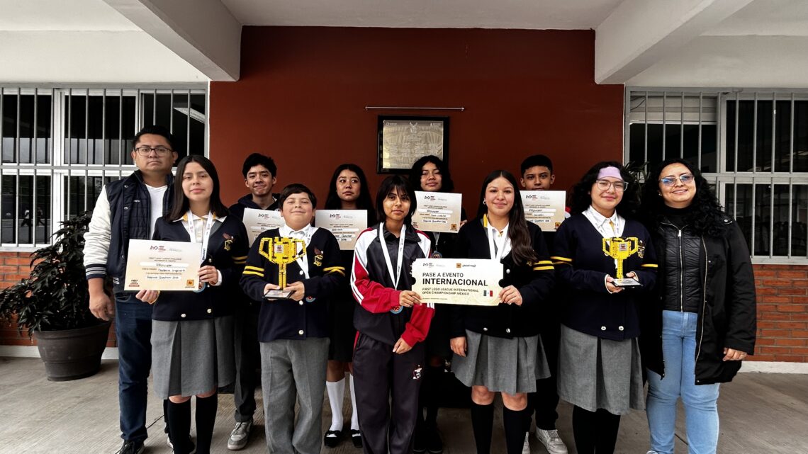 Gana secundaria Roberto Ruíz Obregón pase a torneo internacional de robótica