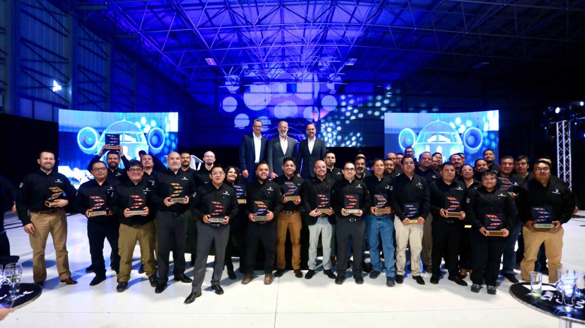 Celebra Bombardier 20 años de colaboración con Querétaro