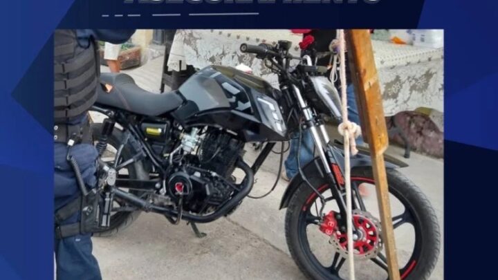 Recuperan Policía motocicleta robada en San Juan del Río