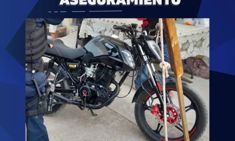 Recuperan Policía motocicleta robada en San Juan del Río