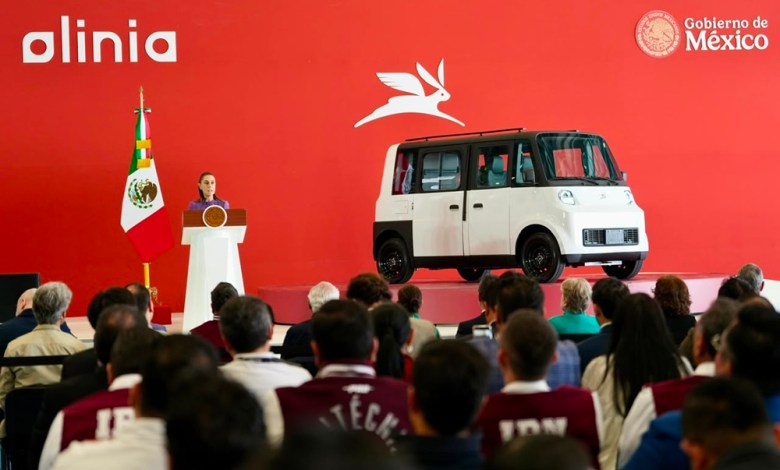 Presentan Olinia 1, primer vehículo eléctrico mexicano desarrollado en el país