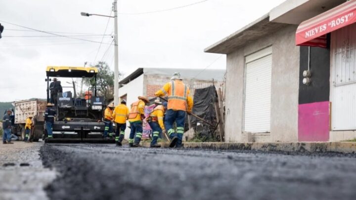 Repavimentación en San Juan del Río mejora zona Oriente