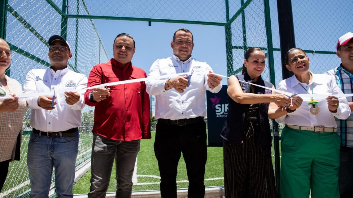 Autoridades de los tres niveles de gobierno inauguran 2 canchas de futbol del Mundial Social 2026 en San Juan del Río