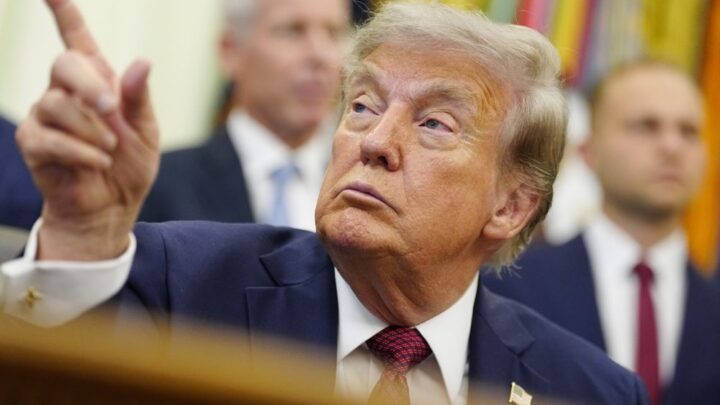 Trump amenaza con paliza a Irán en reacción a ataque a base de EU en Jordania