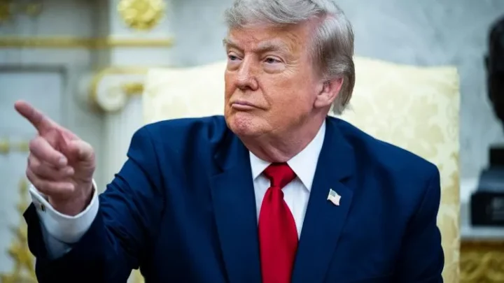 Rechaza Trump suspender operativos de ICE tras muerte de mexicano en Texas