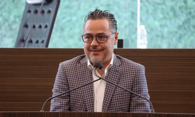 Enrique Correa exige solución a falta de energía en Querétaro