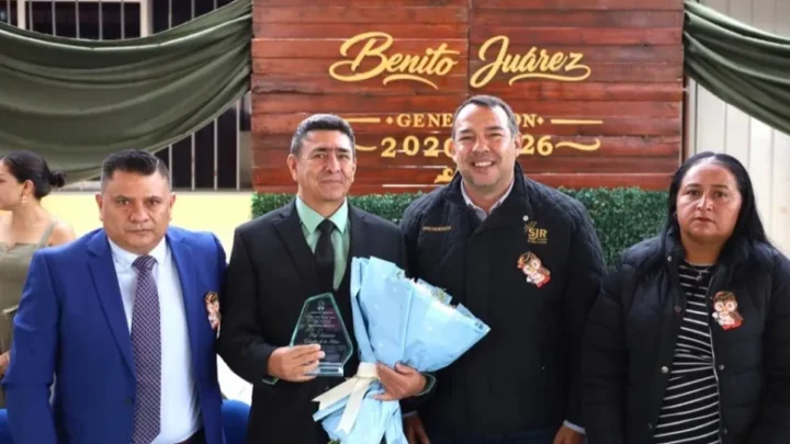 Roberto Cabrera asiste a graduaciones en primarias de San Cayetano y Laguna de Vaquerías
