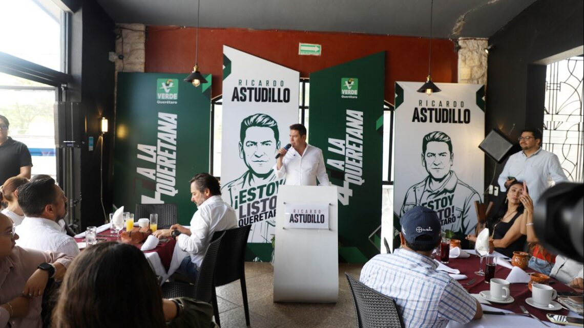 Astudillo sostiene encuentro con más 70 restauranteros y dueños de hoteles de Ezequiel Montes