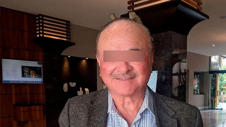 Ernesto “N” llega a su domicilio en Ensenada, donde cumplirá el arresto domiciliario