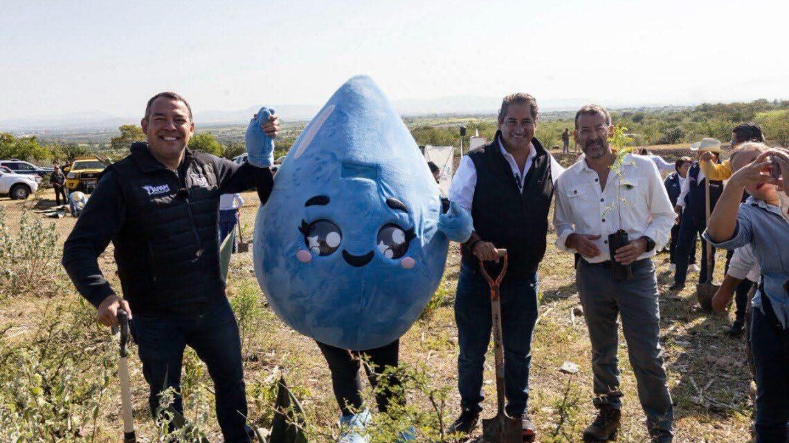 JAPAM fortalece acciones de reforestación para la recarga del acuífero con jornada en el Ejido Arcila.