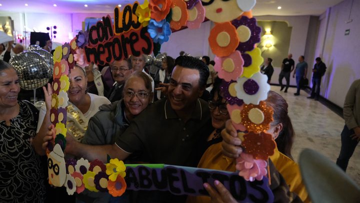 Convivió Luis Nava con cerca de mil adultos mayores de todo el estado