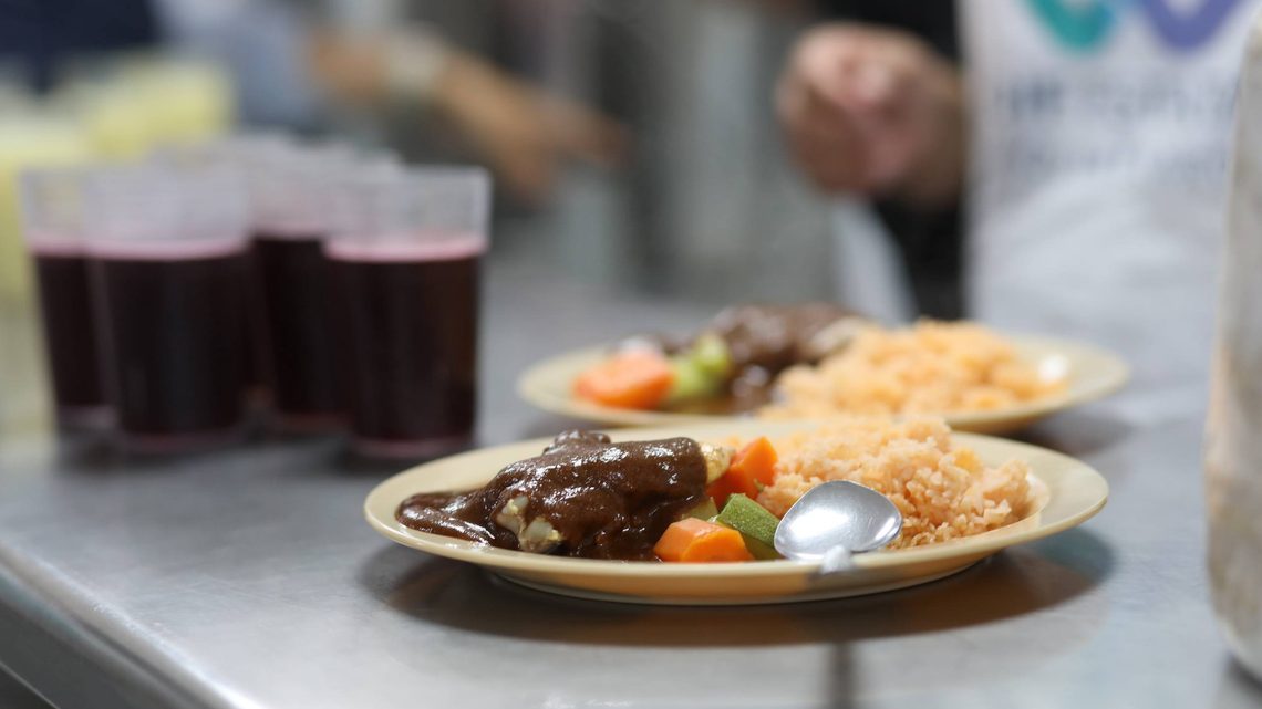 Entrega SEDIF rehabilitación del Aula Cocina en San Miguelito