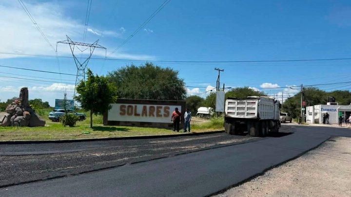 rehabilitan vialidades en en Fraccionamiento La Esmeralda y Solares Banthí