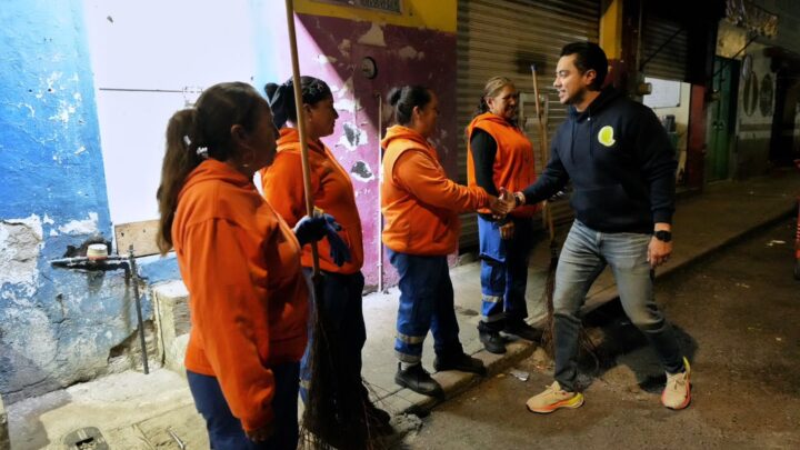 Supervisa Felifer Macías recolección de residuos comerciales en calles del Municipio de Querétaro