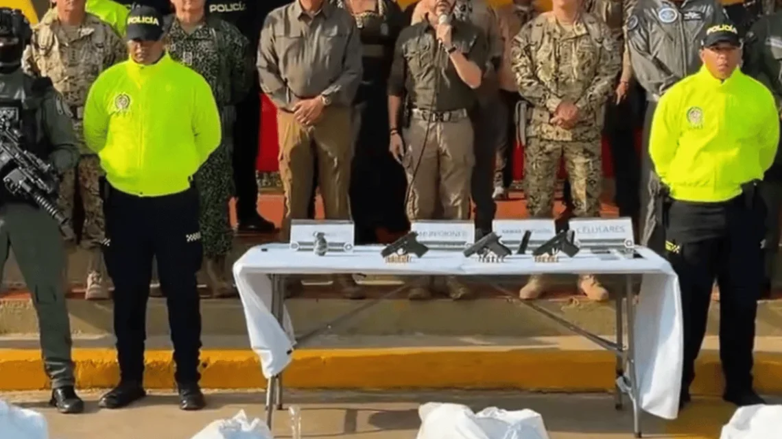 Operativo en La Guajira deja cuatro abatidos; De la Espriella muestra los cuerpos ante la prensa