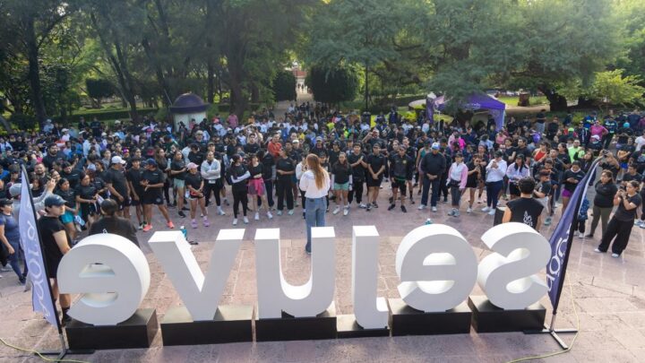 Participan 650 jóvenes y familias en Social Run