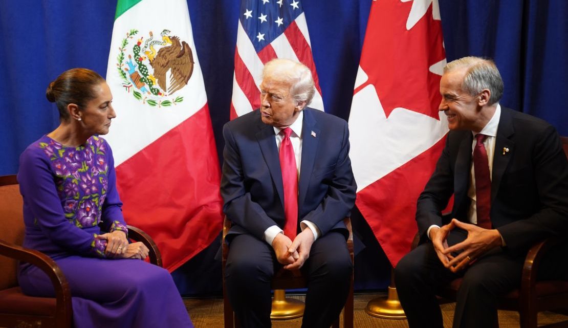 Trump dibuja a México y Canadá como parte de EU y Sheinbaum responde