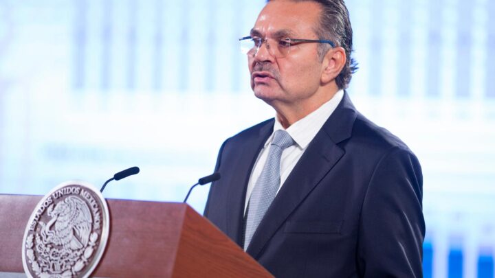 Octavio Romero Oropeza niega ganar más que Sheinbaum y “aclara” sus ingresos