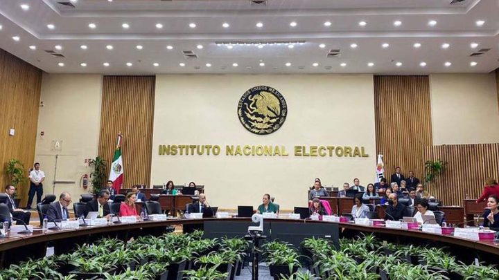 INE multa a Morena con casi 40 MDP por afiliaciones indebidas