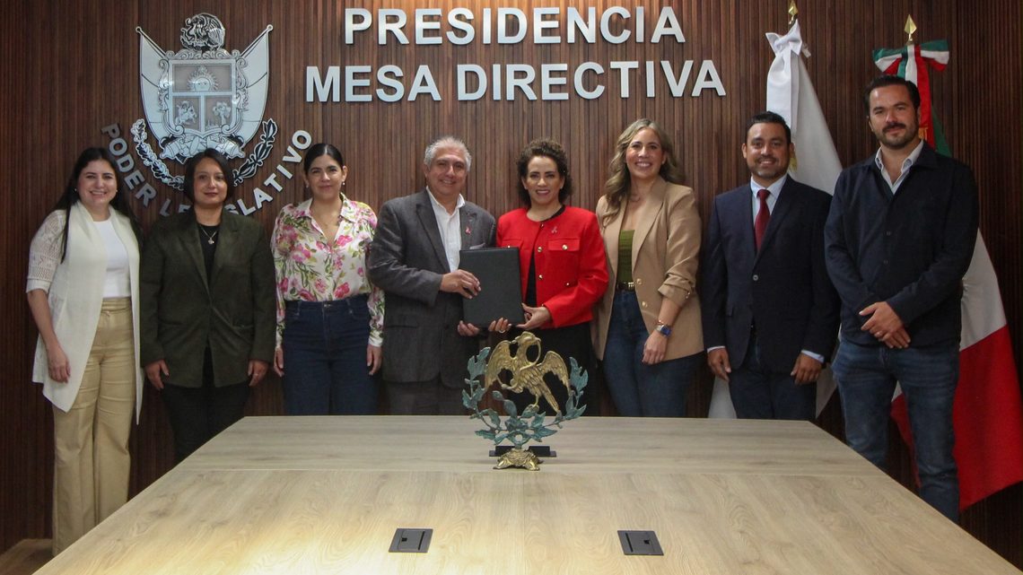 Asume la Diputada Adriana Elisa Meza Argaluza la Presidencia de la Mesa Directiva de la LXI Legislatura; llama a los integrantes a trabajar en equipo por Querétaro