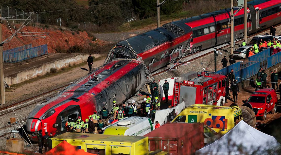 Tragedia ferroviaria en Toledo: Buscan a mexicano desaparecido tras accidente de trenes