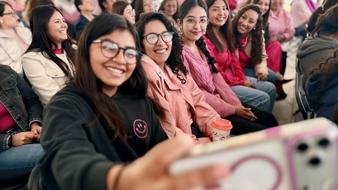 Promueve USEBEQ detección oportuna del cáncer de mama
