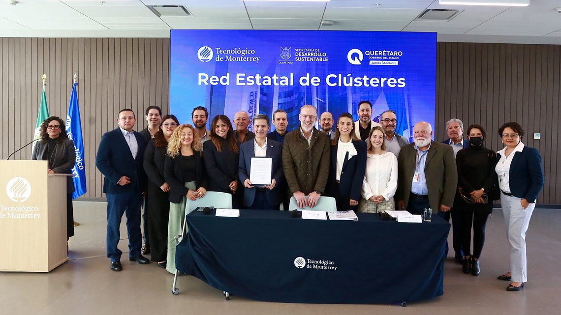 Encabeza Marco Del Prete firma de MOU para fortalecer los clústeres