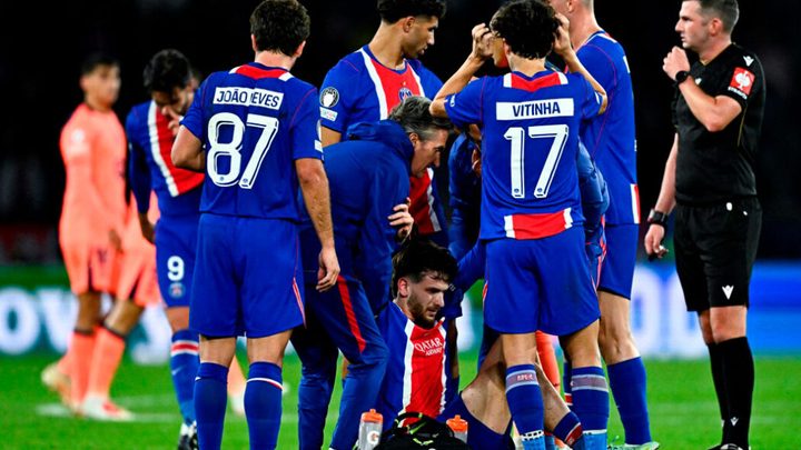 PSG pierde a Kvaratskhelia por varios meses; estará de baja por lesión en la rodilla