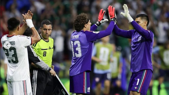 Guillermo Ochoa recibe un homenaje en Los Ángeles