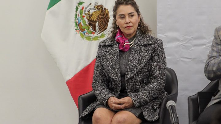 Ginna Guzmán realiza conversatorio “violencia contra las mujeres”