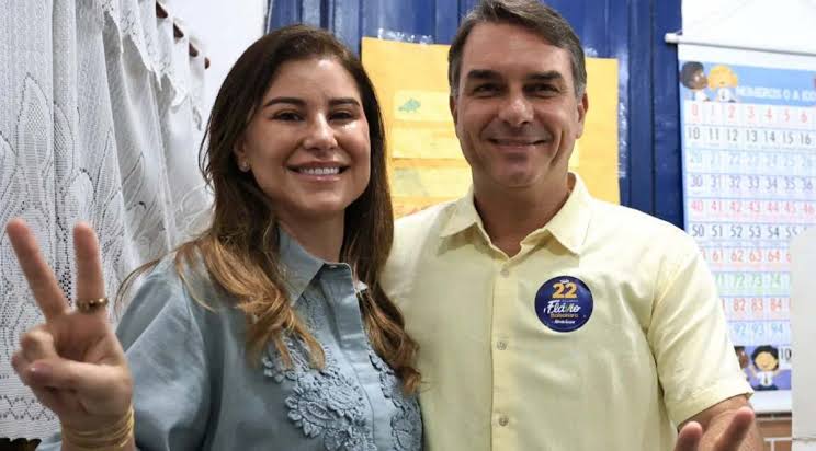 Gobierno de Trump acogerá a Flávio Bolsonaro y a su familia tras derrota en Brasil