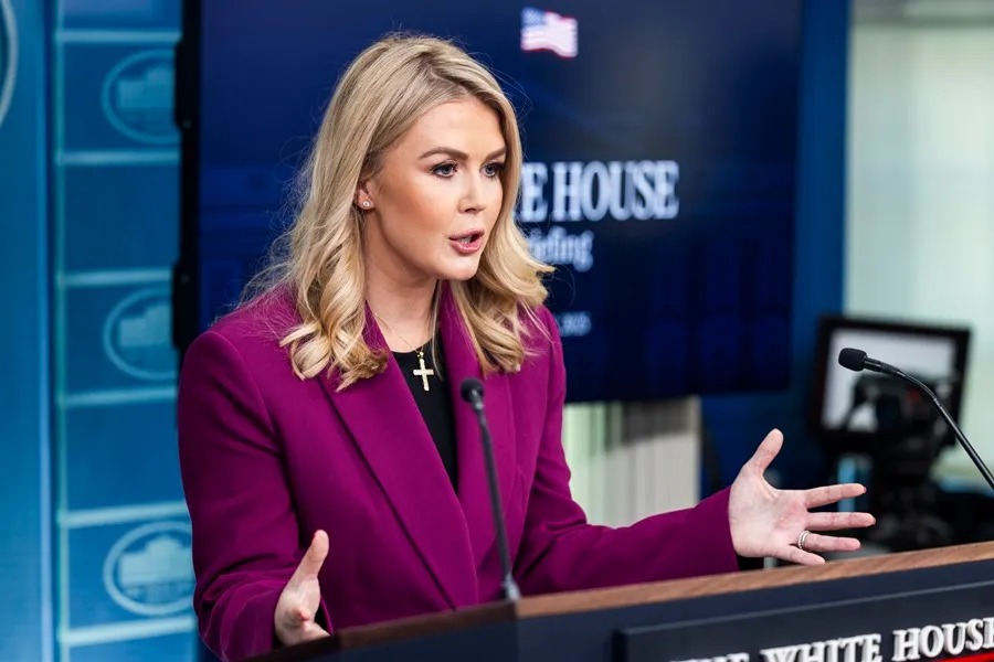 Karoline Leavitt cambia la Casa Blanca por Fox News