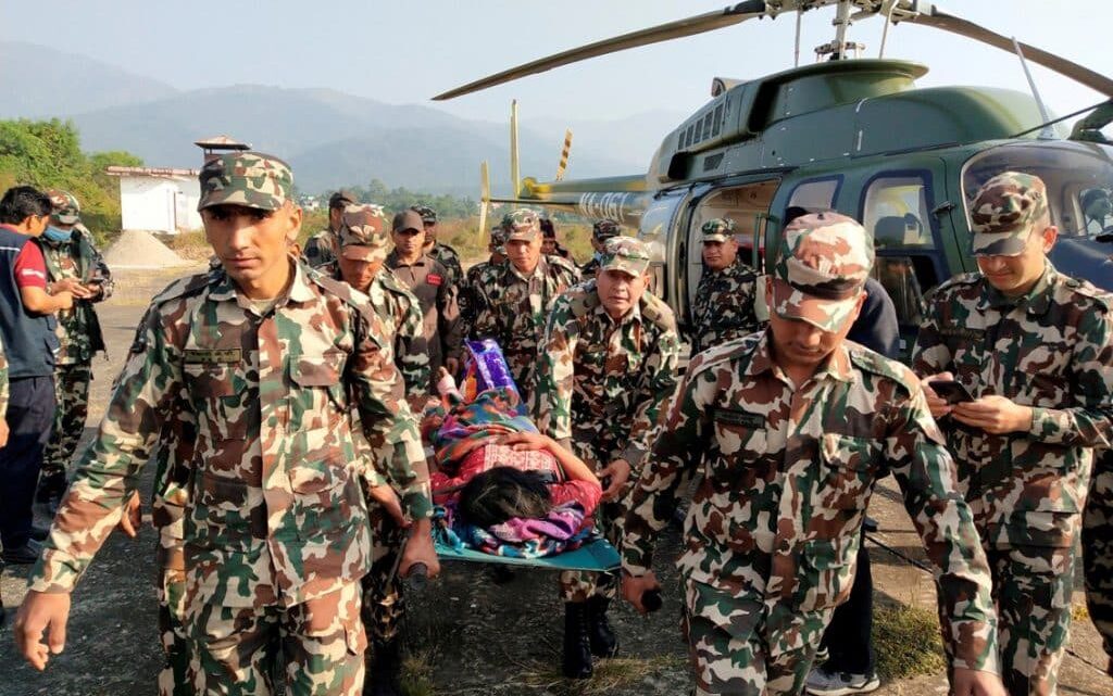 Ejército de Nepal rescata a más de 321 personas atrapadas por la última riada